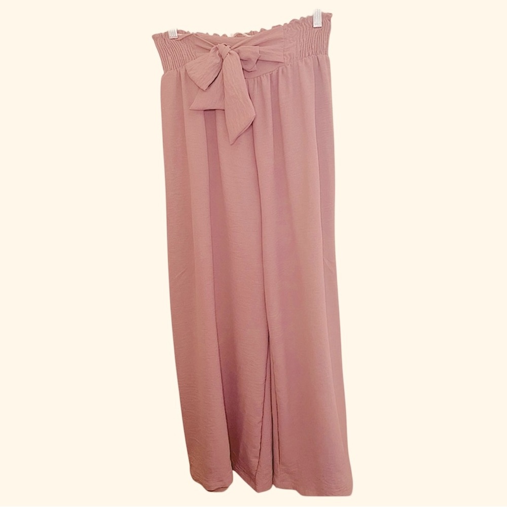 GeeGee Maxi Pants Wide Leg Smocked Back
With Bow Size L EUC